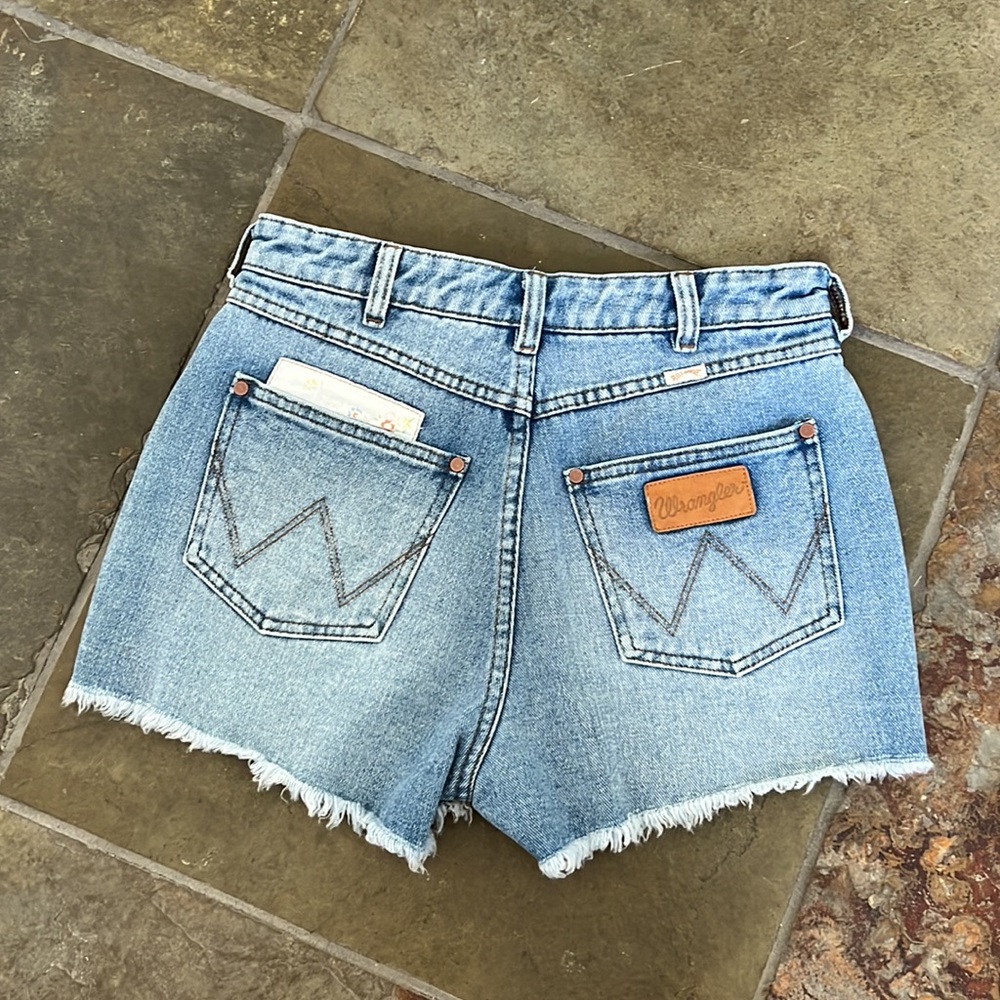 Wrangler Showdown Patch Work Denim Shorts - Picture 6 of 6